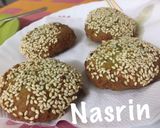 A picture of step 4 of Falafel with hummus.