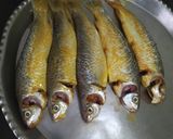 A picture of step 1 of Parshe Fish curry.