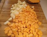 Foto del paso 1 de la receta Tortilla de papas con verduritas🥕🥔🥒🥓🍠