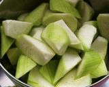รูปขั้นตอนการทำที่ 1 ของ บวบผัดไข่(มังสวิรัติ) - ฉบับเด็กหอ