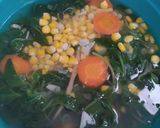 Foto langkah ke 5 dari resep Sayur bening bayam + wortel + jagung manis.
