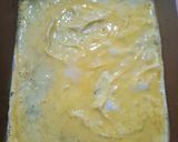 Foto langkah ke 3 dari resep Telur Gulung Nasi dan Sosis.