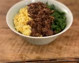 A picture of step 5 of 🍚 Tricolor Donburi - Japanese bowl of rice with minced meat, eggs and green vegetable.