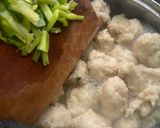 Foto langkah ke 5 dari resep Sup Bakso Sayur Gambas/Oyong.