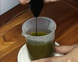 Foto langkah ke 1 dari resep Strawberry Matcha Latte.