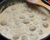 Kapros-tejszínes húsgolyók recept fázis 15 fotója