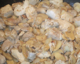 Foto del paso 2 de la receta: Strogonof de pollo con arroz, guisantes y nueces