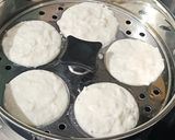 A picture of step 6 of Radish Rava Idli.