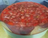 Foto langkah ke 4 dari resep Strawberry No Bake Cheesecake.