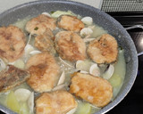 Foto del paso 5 de la receta: Cazuela de merluza con almejas