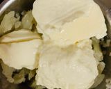 A picture of step 2 of Aloo Jalebi Chaat.