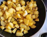 A picture of step 4 of Posto aloo.
