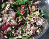 รูปขั้นตอนการทำที่ 2 ของ หมกหัวปลีใส่หมูสามชั้น