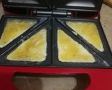 A picture of step 1 of Bachon k lye metha sandwich.