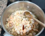 Foto del paso 2 de la receta: Risotto de Langostinos al Ajillo con toque de limón 🍋 🧄 🦐