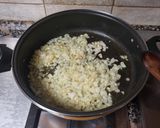 Foto del paso 2 de la receta Arroz frito con bacon y pollo