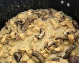 Foto del paso 4 de la receta: Pollo con champiñones y curry