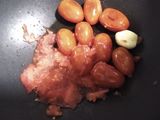 Fideos con tomate y albahaca