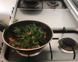 Foto langkah ke 4 dari resep Telur ceplok kemangi.
