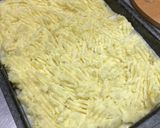 A picture of step 9 of Smoked haddock and leek pie.