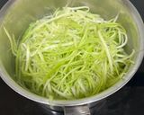 Hình bước làm 3 của món Bầu Chần Chấm Tôm Kho Ruốc Huế