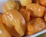 Foto del paso 1 de la receta: Chile de habanero con jugo de limón, ajo, sal y pimienta molida