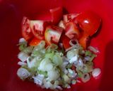 Foto langkah ke 1 dari resep Sup Tomat Telur Sayur.