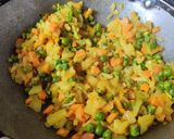 A picture of step 7 of Pav bhaji.
