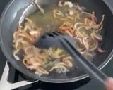 A picture of step 1 of Crispy Red Onion.