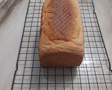 Foto langkah ke 5 dari resep Roti Tawar Strawberry Lembut.