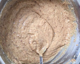 A picture of step 4 of Dates walnuts cake.