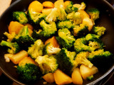 Brócoli con patatas al pimentón