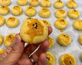 A picture of step 2 of Salted Egg Yolk with Ground Almond Cookies.