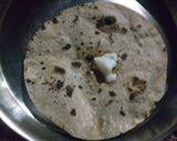 तवा रोटी (Tawa roti recipe in hindi) रेसिपी चरण 3 फोटो