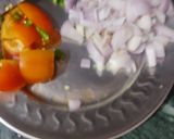 A picture of step 3 of Egg bhurji.