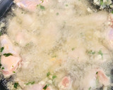Foto del paso 2 de la receta: Muslitos de pollo en salsa
