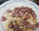 Foto del paso 2 de la receta: Arroz con pollo, salchichas y picada catalana