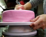 Foto del paso 6 de la receta: Torta con fondant de BLACKPINK
