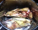 Hình bước làm 1 của món Canh cải chua nấu đầu cá ngạnh