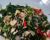 Foto langkah ke 5 dari resep Tumis Daun Pepaya Teri Medan.