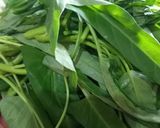 Foto langkah ke 1 dari resep Tumis kangkung terasi.