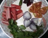 A picture of step 4 of Egg veggi roll.