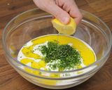 Joghurtos salátaöntet recept fázis 2 fotója