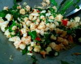รูปขั้นตอนการทำที่ 4 ของ กุ้งผัดกะเพรา