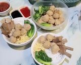 Foto langkah ke 5 dari resep Bakso Daging Sapi + Udang dengan Kaldu Iga Sapi.