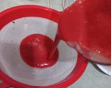 Foto del paso 3 de la receta: Bombón de chocolate relleno de fresa