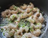 A picture of step 4 of Garlic Prawns in Green Masala.