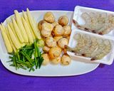 รูปขั้นตอนการทำที่ 1 ของ กุ้งผัดข้าวโพดอ่อน