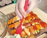 Foto langkah ke 4 dari resep Barbeque Mix Skewers.