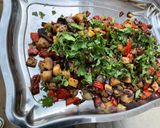 Une image de l'étape 15 de Aubergine et poivron aux tomates confites, coriandre et épices.
